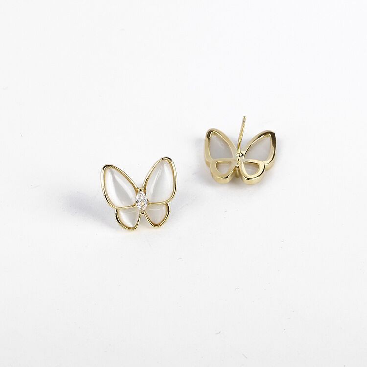 S925 silver needle earrings mother shell European and American niche design Internet celebrity super fairy temperament versatile earrings shell butterfly stud earrings